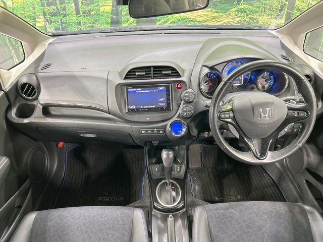HONDA FIT SHUTTLE HYBRID 2014