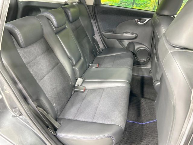 HONDA FIT SHUTTLE HYBRID 2014