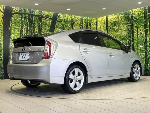 TOYOTA PRIUS 2014