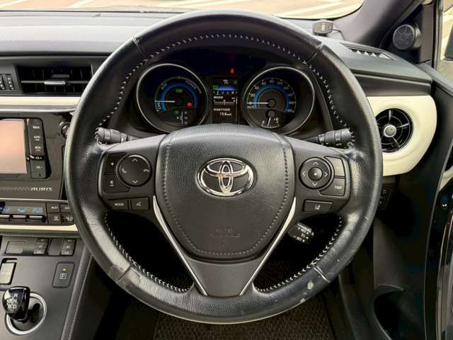 TOYOTA AURIS HYBRID 2016