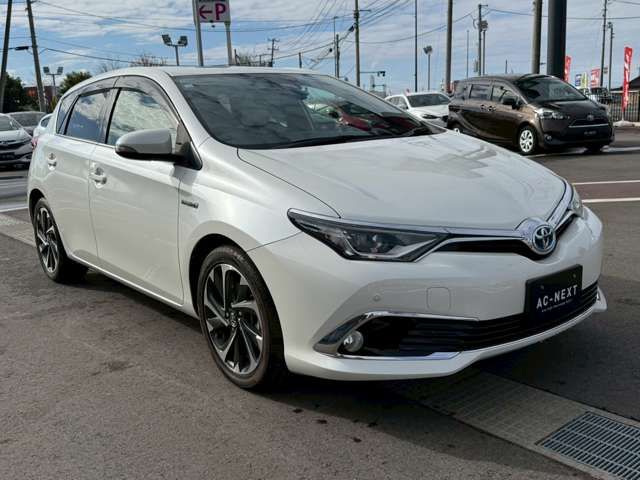 TOYOTA AURIS HYBRID 2016
