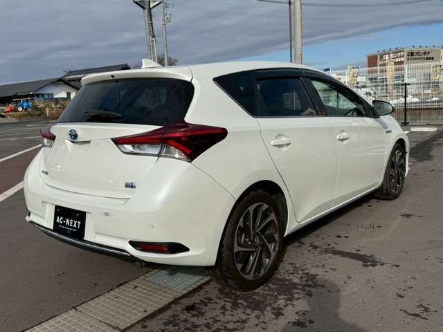 TOYOTA AURIS HYBRID 2016