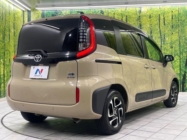 TOYOTA SIENTA HYBRID 2023