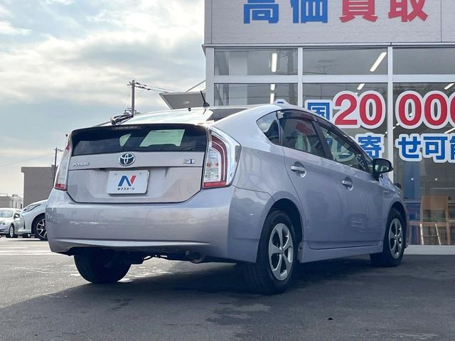 TOYOTA PRIUS 2013