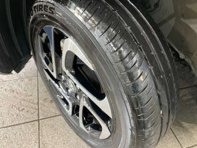 TOYOTA SIENTA HYBRID 2024