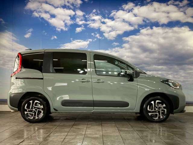 TOYOTA SIENTA HYBRID 2024