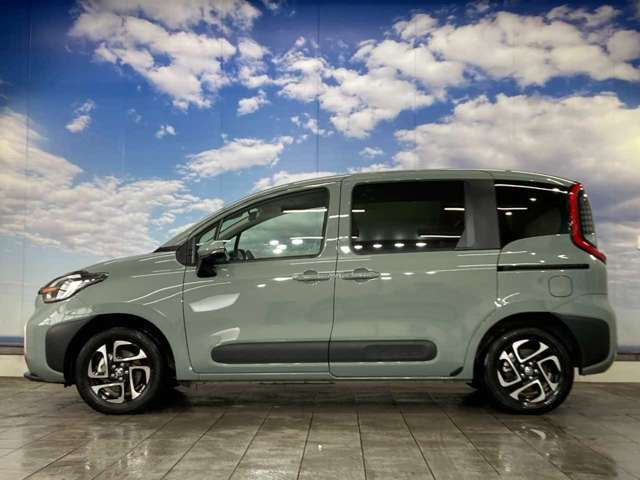 TOYOTA SIENTA HYBRID 2024