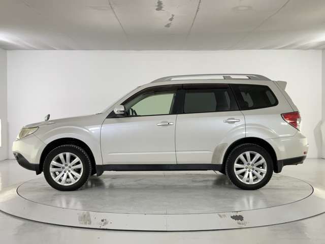 SUBARU FORESTER 2012