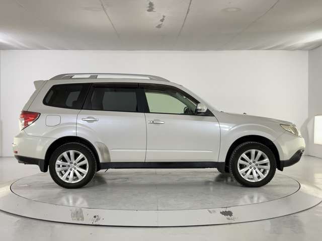 SUBARU FORESTER 2012