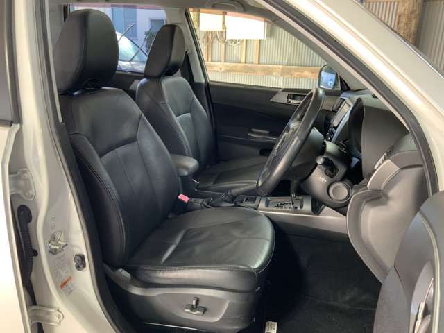 SUBARU FORESTER 2012