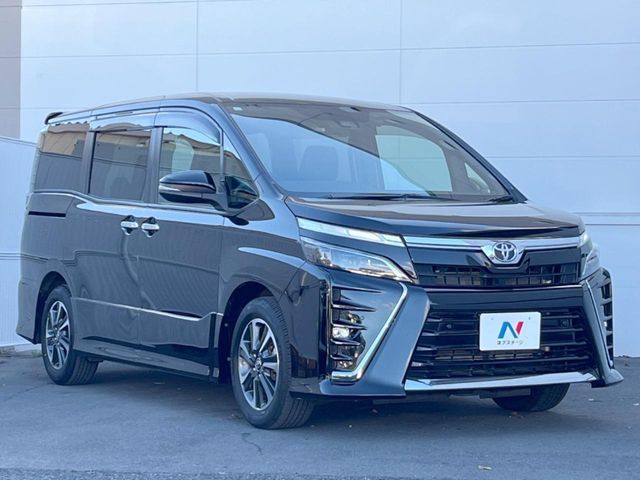 TOYOTA VOXY 2020