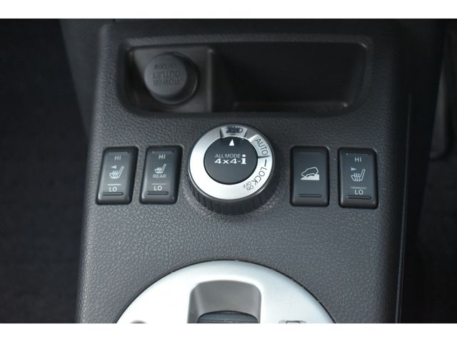 NISSAN X-TRAIL 4WD 2012