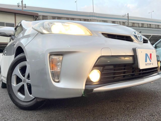 TOYOTA PRIUS 2012