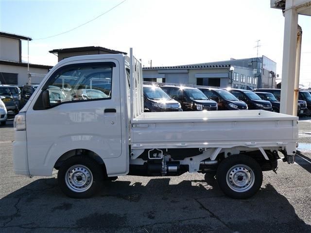 DAIHATSU HIJET truck 4WD 2025