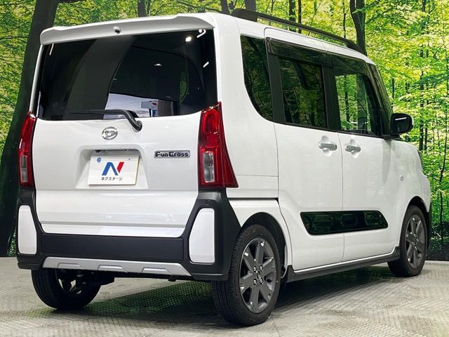 DAIHATSU TANTO FAN CROSS 2023