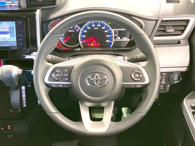 TOYOTA ROOMY 2021