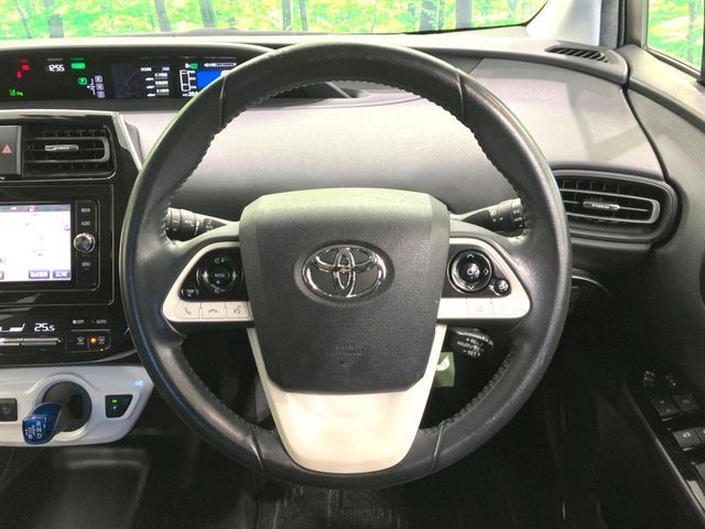 TOYOTA PRIUS 2017