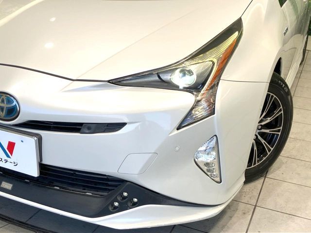 TOYOTA PRIUS 2017