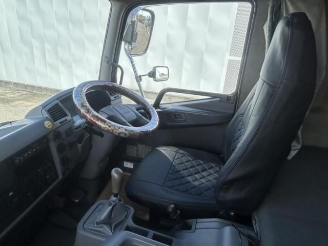 MITSUBISHI FUSOU FIGHTER 2009