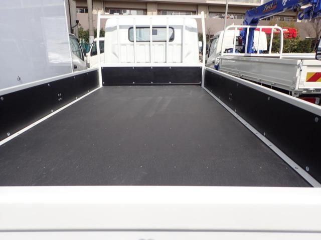 MITSUBISHI CANTER 2025