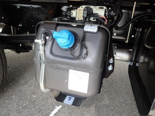 MITSUBISHI CANTER 2025