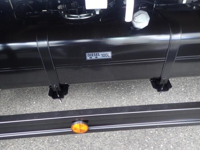 MITSUBISHI CANTER 2025