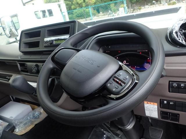 MITSUBISHI CANTER 2025