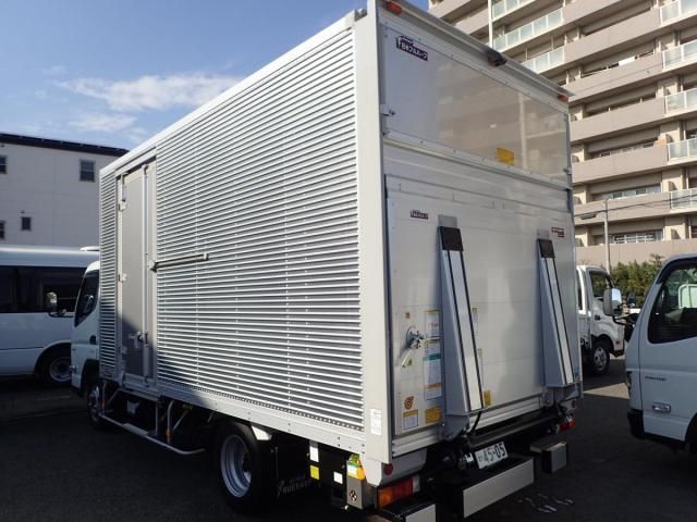 MITSUBISHI CANTER 2025