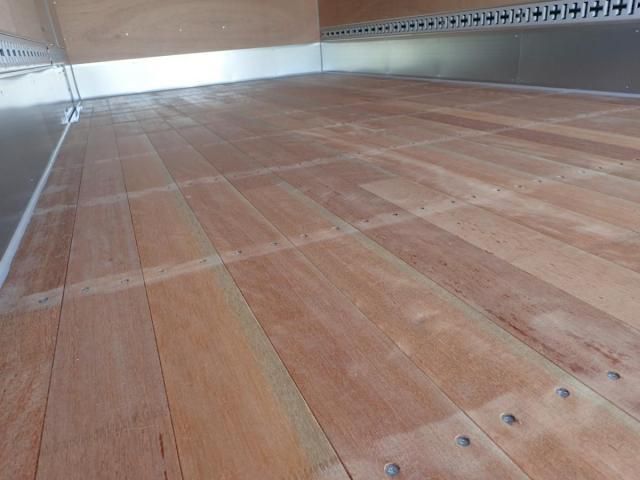 MITSUBISHI CANTER 2025