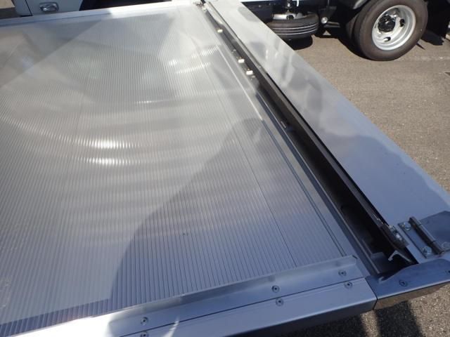 MITSUBISHI CANTER 2025