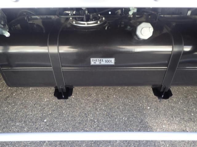 MITSUBISHI CANTER 2025