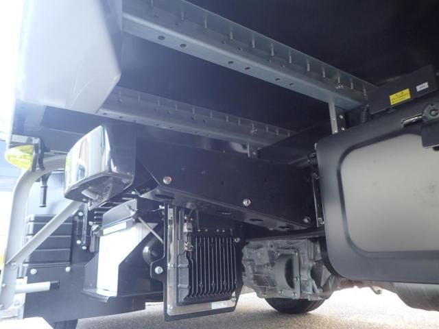 MITSUBISHI CANTER 2025