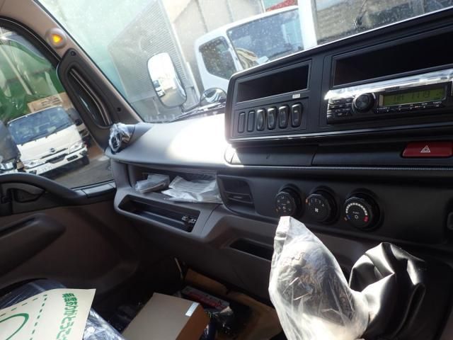 MITSUBISHI CANTER 2025