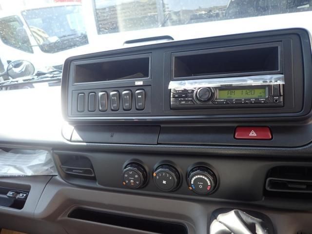 MITSUBISHI CANTER 2025