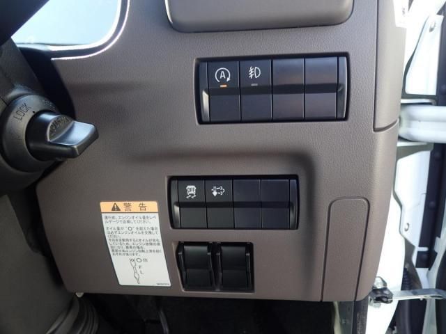 MITSUBISHI CANTER 2025