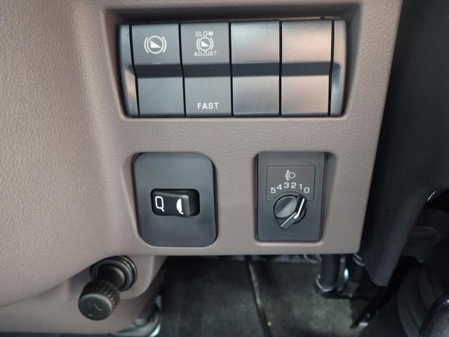 MITSUBISHI CANTER 2025