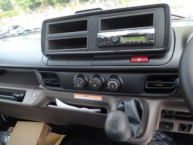 MITSUBISHI CANTER 2025