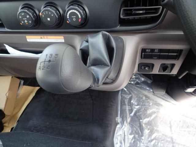 MITSUBISHI CANTER 2025