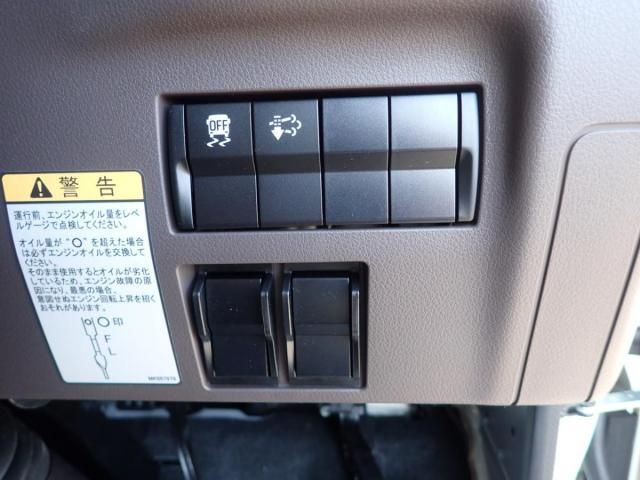 MITSUBISHI CANTER 2025