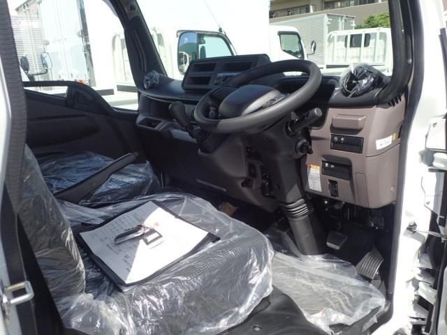 MITSUBISHI CANTER 2025