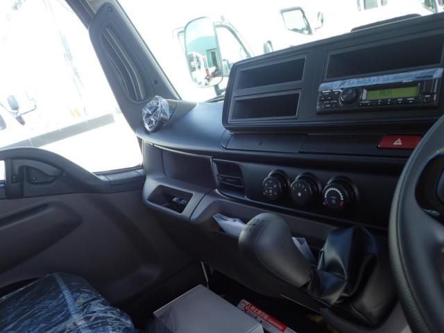 MITSUBISHI CANTER 2025