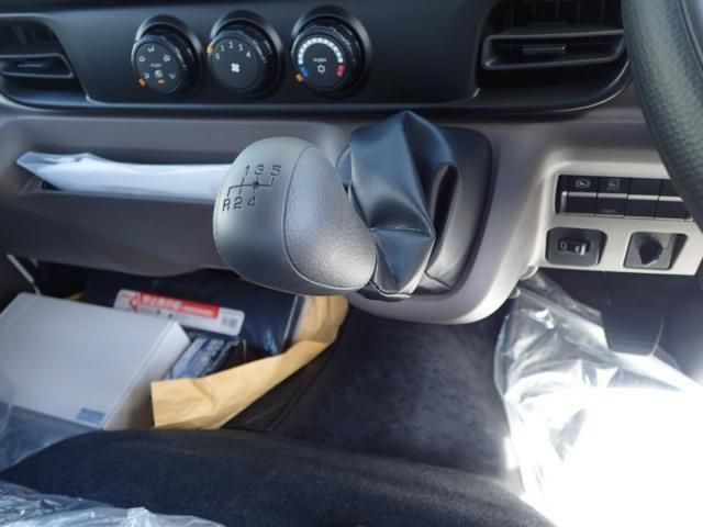 MITSUBISHI CANTER 2025