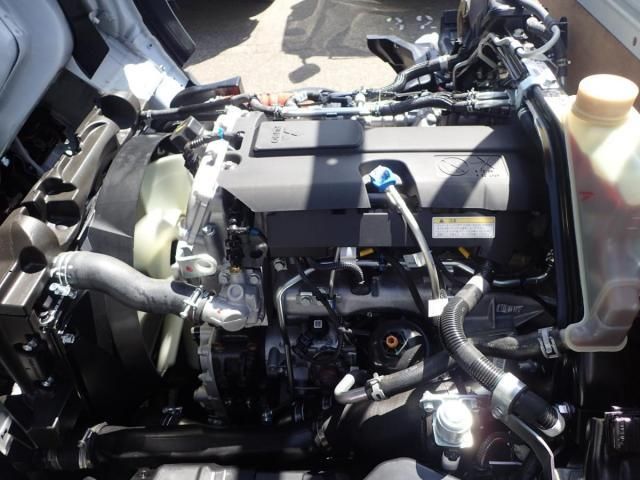 MITSUBISHI CANTER 2025