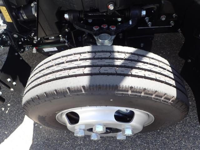 MITSUBISHI CANTER 2025