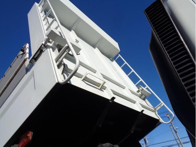 MITSUBISHI FUSOU SUPER GREAT 2023