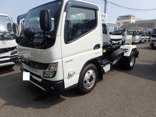 MITSUBISHI CANTER 2025