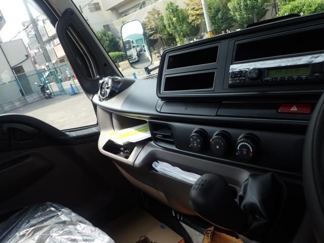 MITSUBISHI CANTER 2025