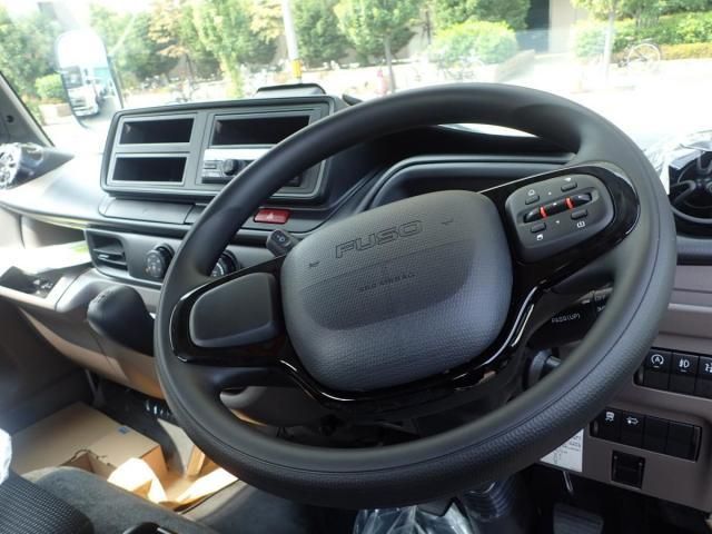 MITSUBISHI CANTER 2025