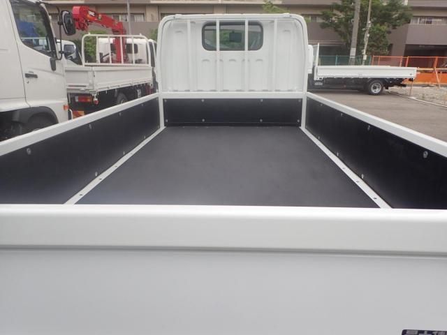 MITSUBISHI CANTER 2025