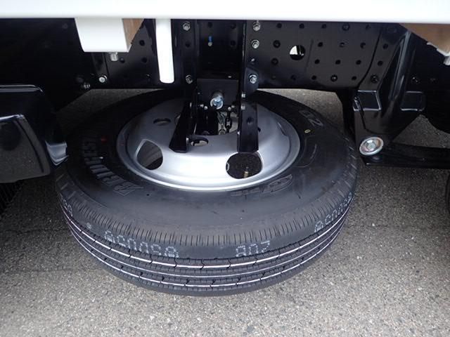 MITSUBISHI CANTER 2025